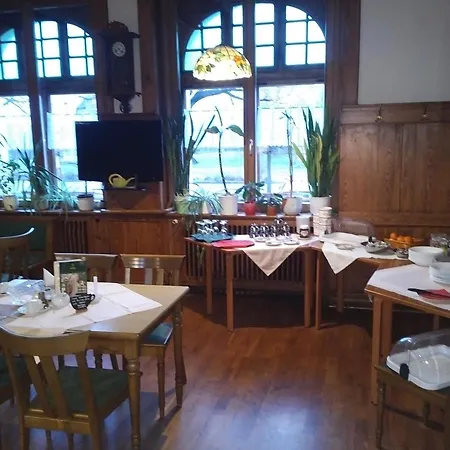 Weisses Ross Crossen Guest house