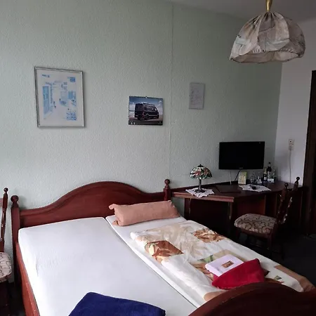 Weisses Ross Crossen Guest house